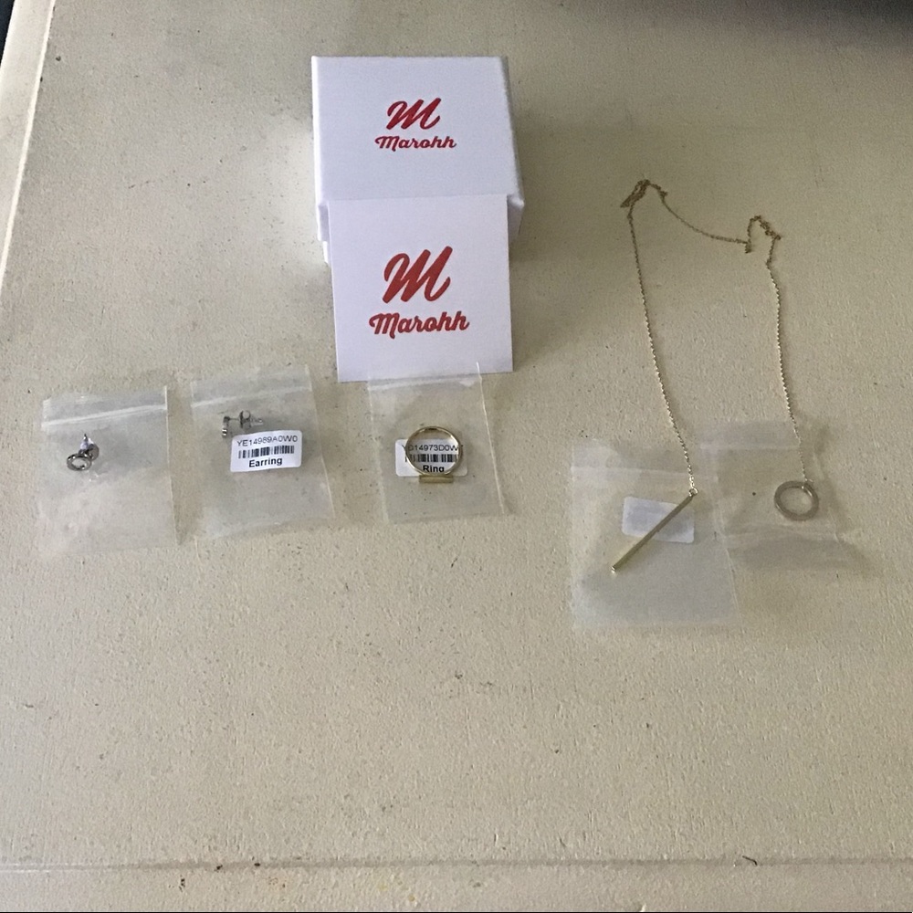 Jewelry bundle earrings, ring, necklace